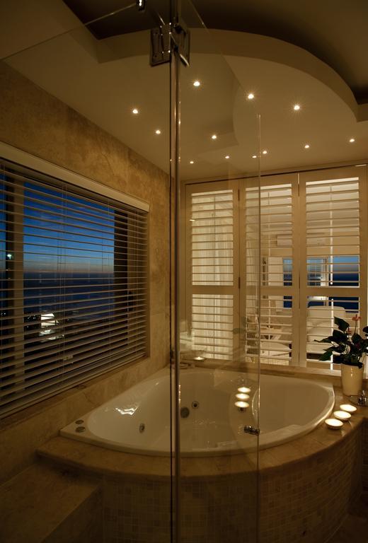 Villa Atlantique Camps Bay 4-bedroom Luxury *